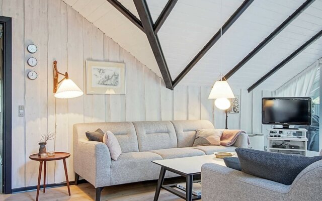 Magnificent Holiday Home in Aakirkeby near Sea