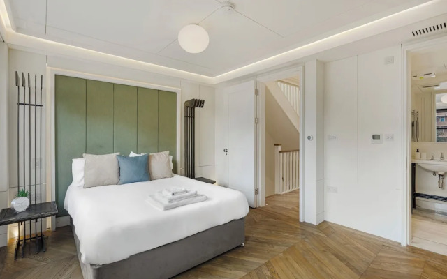 Spacious 5 Bdrm Townhouse in Camden