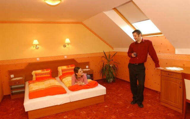 Tinódi Hotel és Étterem