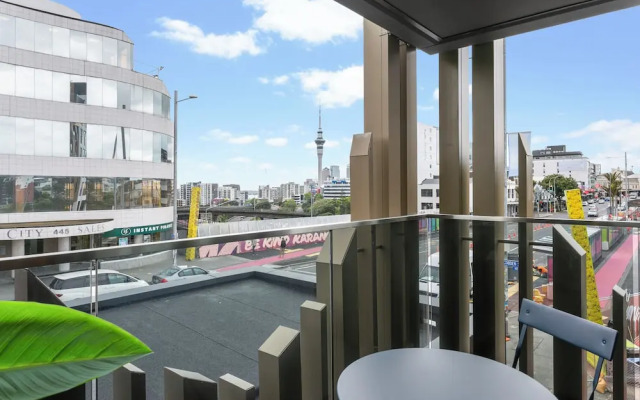 Lighthouse Apartments by Urban Rest
