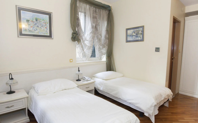 Hotel Peristil
