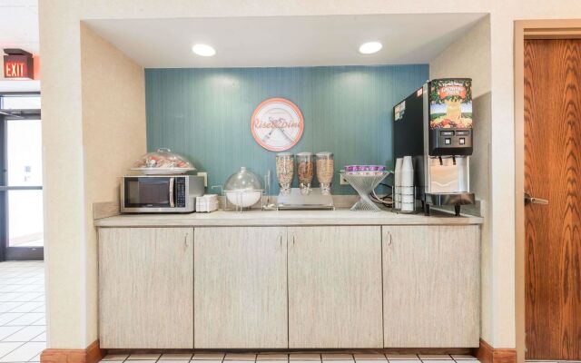 Red Roof Inn Prattville