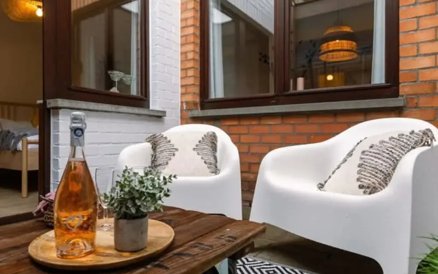 Boulevard Apartment Near the Beach
