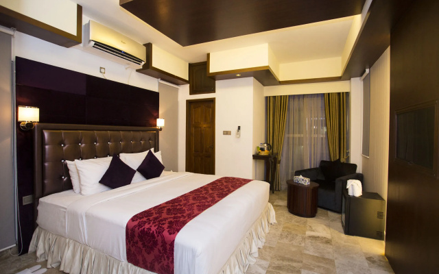 Monsoon Inn