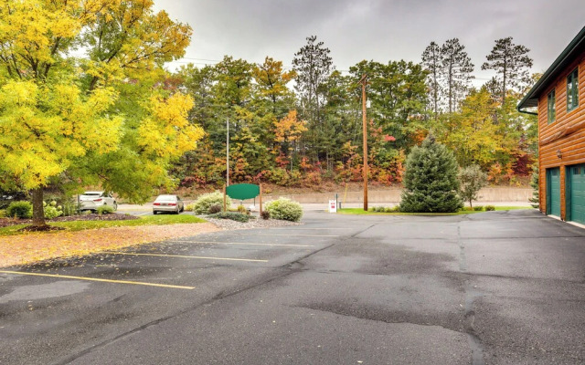 Lake Minocqua Condo w/ Shared Fire Pit!