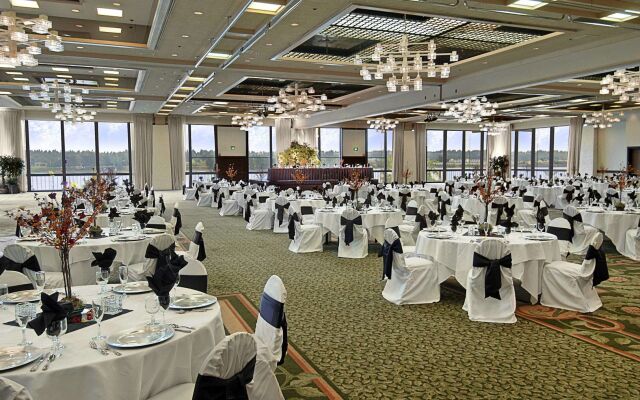 Holiday Inn Portland - Columbia Riverfront by IHG