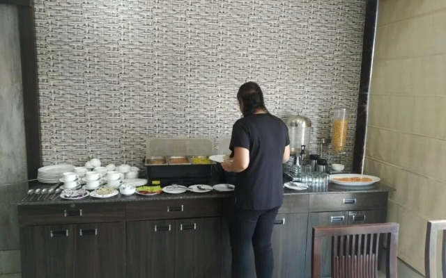 Hotel Ozas Grand
