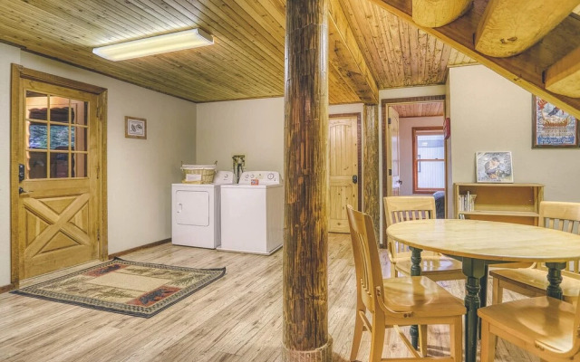 Cedarwood Lodge