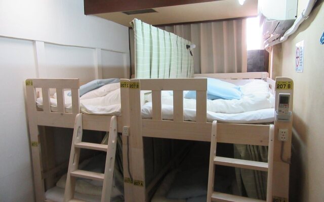 SAKURA GUEST HOUSE OSAKA DOUTONBORI (for female only)