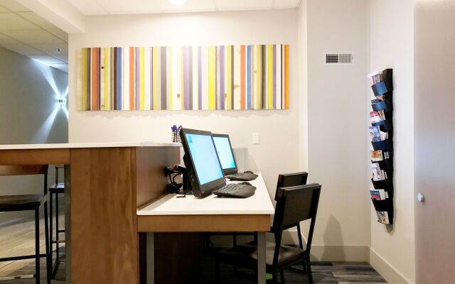 Holiday Inn Express Hotel & Suites White River Junction by IHG