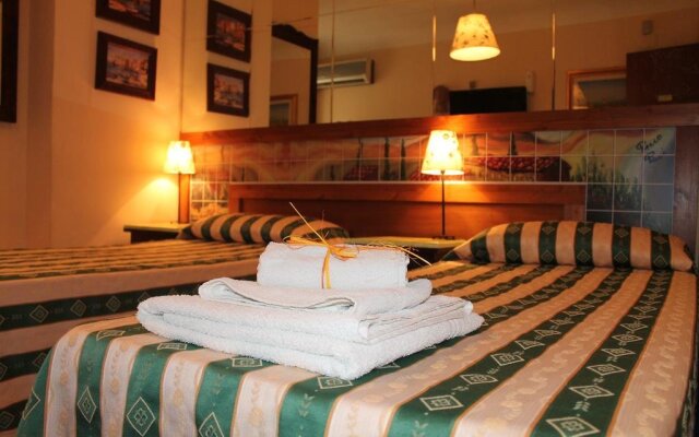 Bed  Breakfast Smile