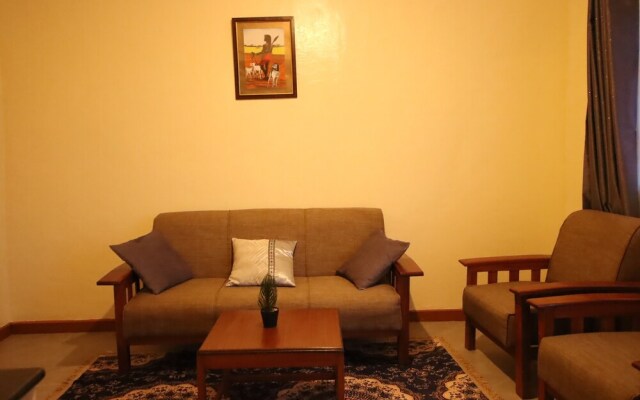 Lux Suites Ebony Mara House