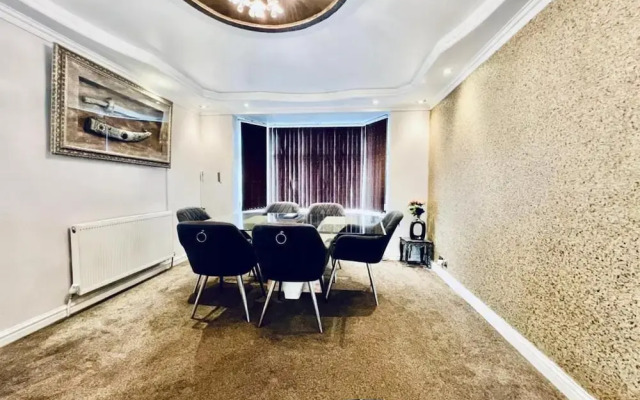 Manchester Sweet Home - Spacious 7BR House