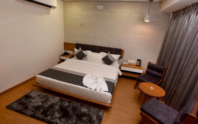 Hotel Grand Elegance