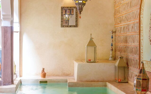 Dar Kamar Zamane - Adults Only