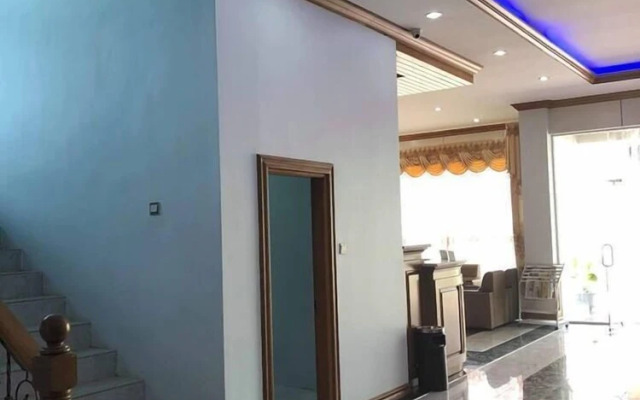Shwe Pyi Thain Kha Hotel