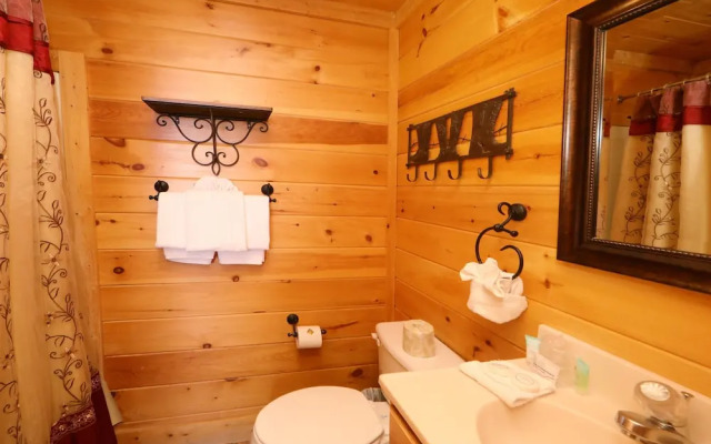 Amazing Grace - Two Bedroom Cabin