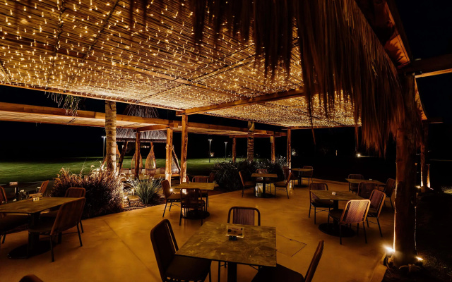 Cavo Zoe Seaside