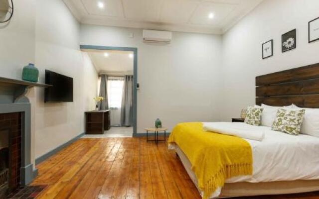 Triple9 Hatfield Guesthouse