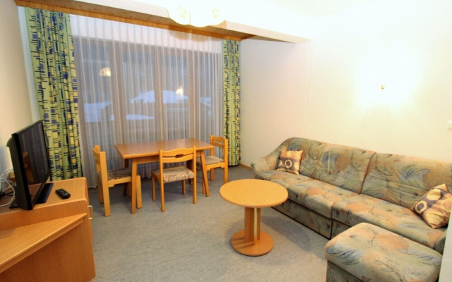 Cozy Apartment in Weissensee near Ski Lift