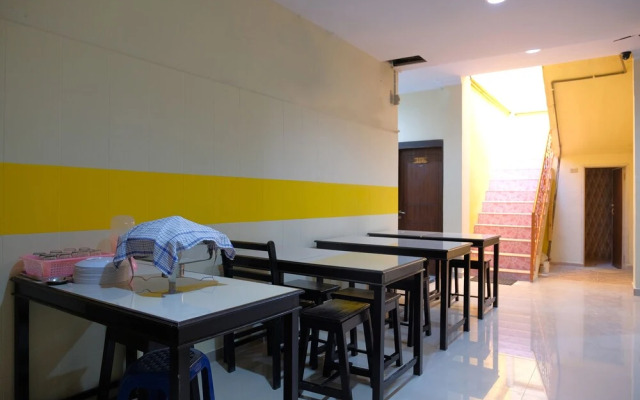 OYO 1149 Hotel Mustika