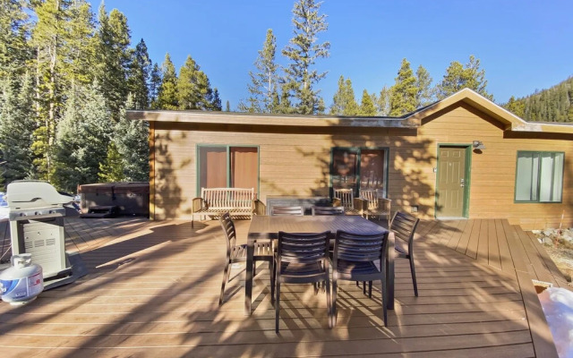 Skadi's Place 3 Bedroom Home by Redawning