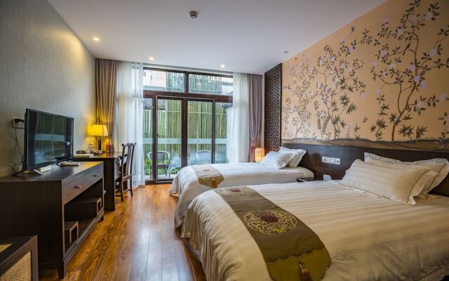 Graceland Garden Court Hotel