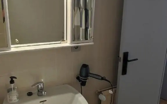 Apartamento en zona céntrica y tranquila.