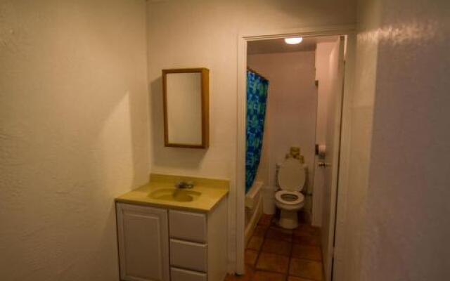 Backpackers Vacation Inn and Plantation Village