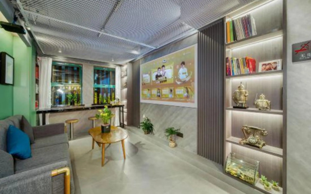 Jianwei Space Art Hotel (Shanghai Lujiabang Road Subway Station Branch)