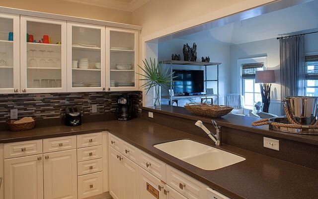 Beachy Bungalow by Exclusive 30A