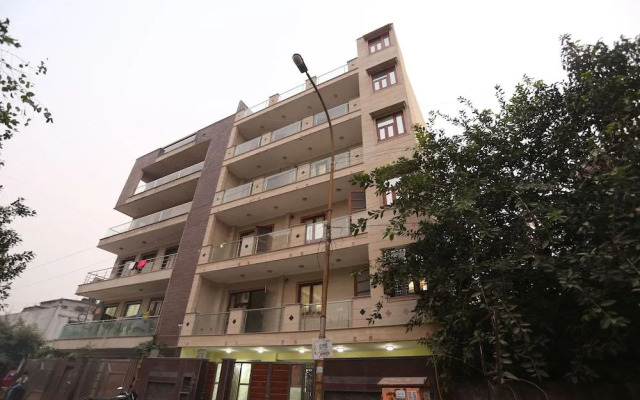OYO 10008 Hotel Golden Tree