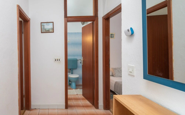 A2 - apt Near Beach w Patio, Parking and Grill