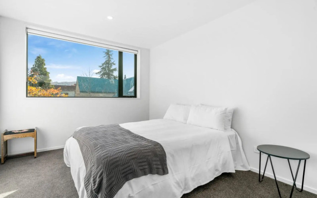 Mountain Vistas - Cromwell Upstairs Holiday Apartment
