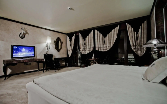 Royal Castle Design & SPA Hotel