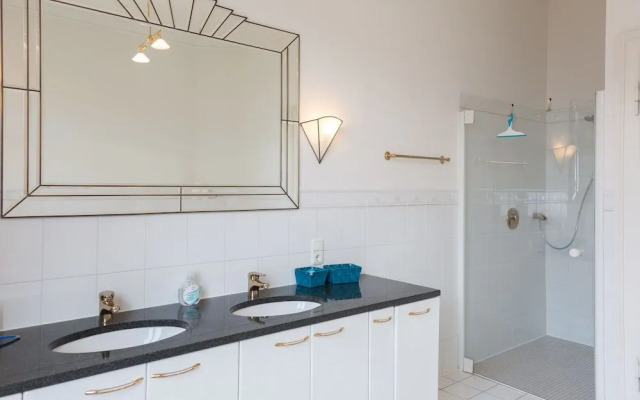 Blues & Chutney Bonn Bed & Breakfast