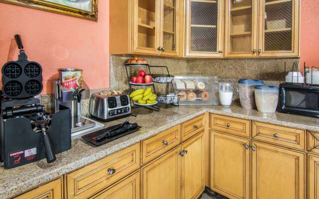 Econo Lodge Atlanta Airport East