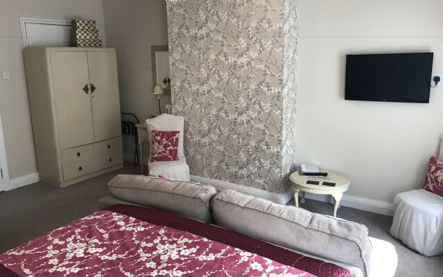 Hollies Guest House