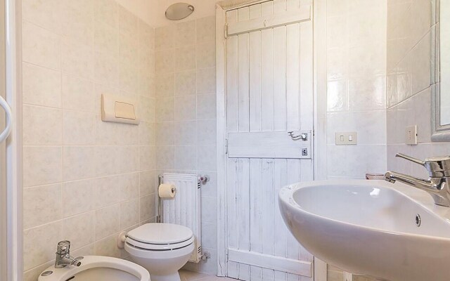 Stunning Home in Golfo di Marinella With 2 Bedrooms