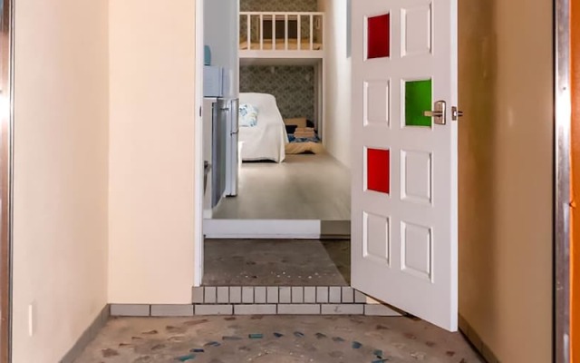 WARAYUN SO Port city May