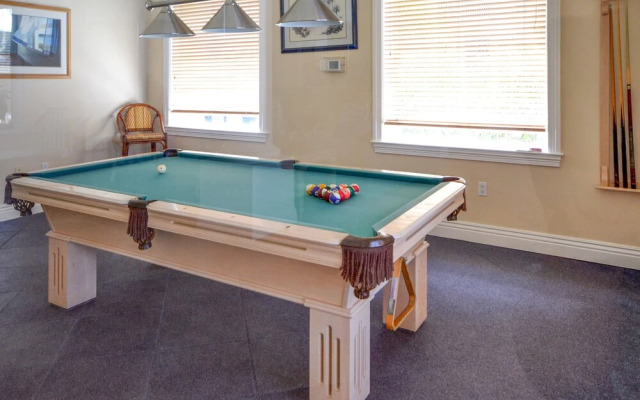 Tides Beach Club 5-354 by Vtrips