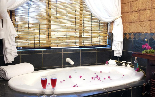 Zwahili Game Lodge & Spa