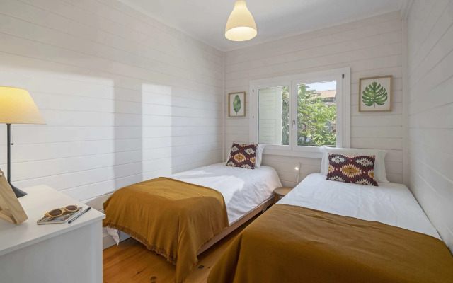 Casa da Rocha de Baixo by An Island Apart