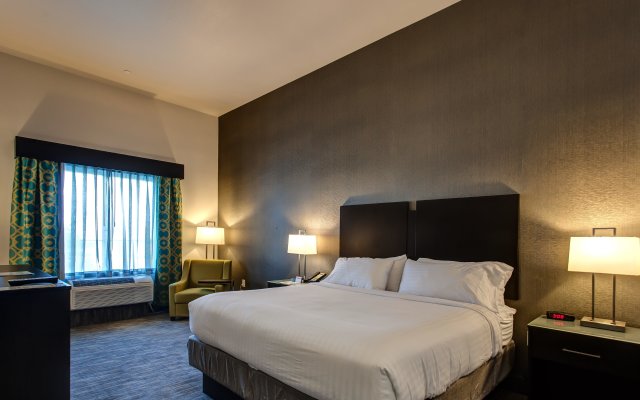 Holiday Inn Express & Suites Gatesville - N. Ft Hood, an IHG Hotel