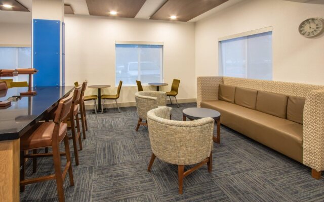 Holiday Inn Express Hotel & Suites Roseville-Galleria Area by IHG