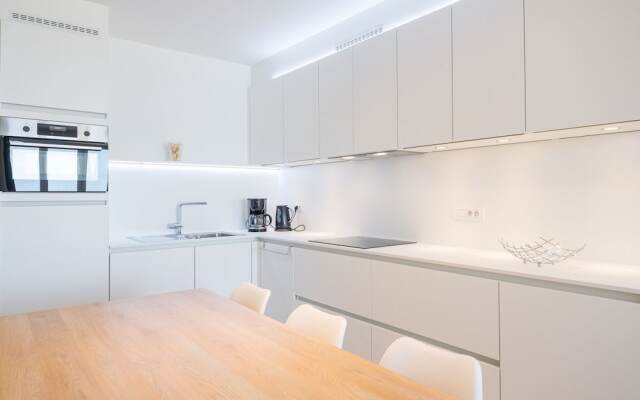 Apartment Overlooking the sea