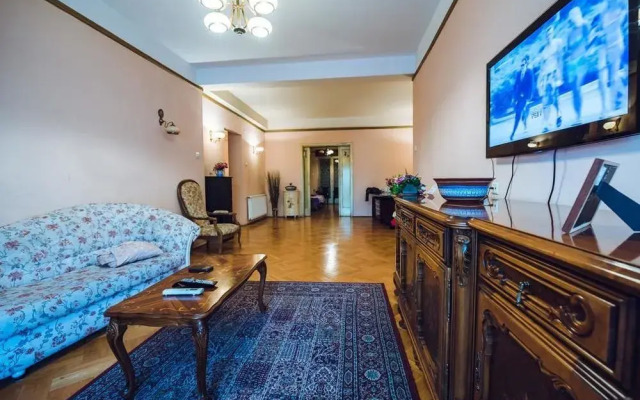 Redlotus Accommodation-Old City Inter