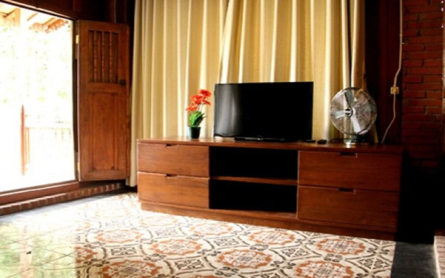 Anugro's Homestay By The Grand Java