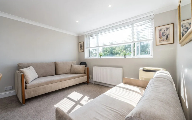 Stylish Apartment 12 Minutes Tube to Oxford Street With Free Wifi and air con