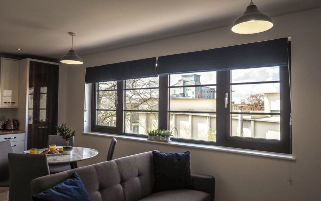 SA Today Apartments Farnborough with Fibre Wi-Fi & Netflix